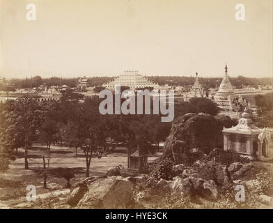 Felice Beato (British, nato in Italia la Pagoda di incomparabile da Mandalay Hill Google Art Project Foto Stock