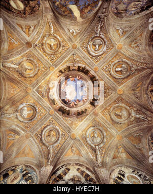 "Andrea Mantegna decorazione del soffitto WGA140201" si riferisce agli affreschi del soffitto dipinti da Andrea Mantegna nella camera degli Sposi del Palazzo Ducale di Mantova. Foto Stock