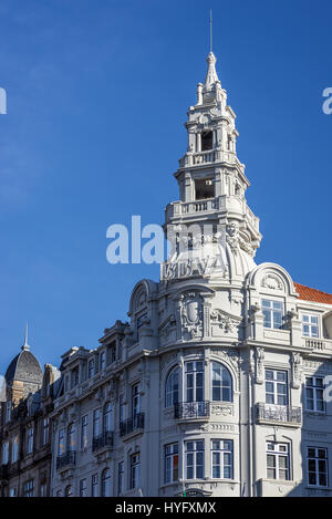 Costruzione di Banco Bilbao Vizcaya Argentaria, multinazionale banca spagnola sulla piazza Liberty in Santo Ildefonso parrocchia civile della città di Porto in Portogallo Foto Stock