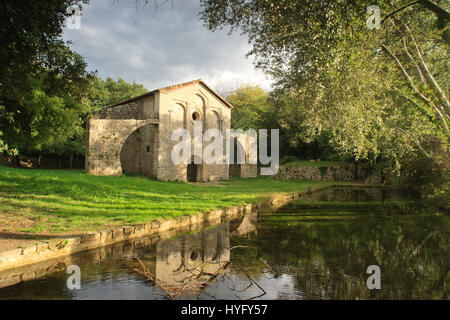 Francia, Drôme (26), La Garde-Adhémar, Chapelle du Val-des-Nymphes // Francia, Drome, la Garde Adhemar, cappella di Val des Nymphes Foto Stock