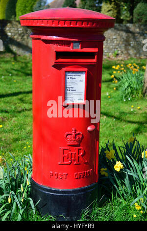 Red English Letter or box, West Wittering, Nr. Chichester, West Sussex, Inghilterra, Regno Unito Foto Stock