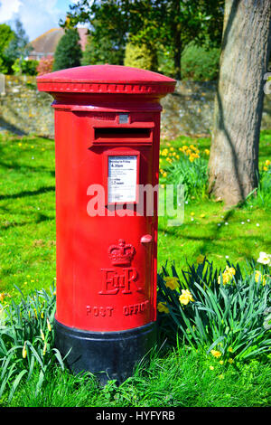 Red English Letter or box, West Wittering, Nr. Chichester, West Sussex, Inghilterra, Regno Unito Foto Stock