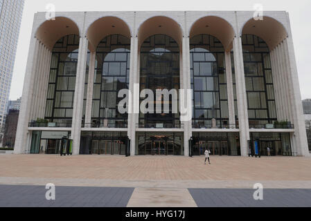 Il Metropolitan Opera House al Lincoln Center di New York City Foto Stock