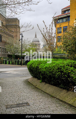 San Paolo visto da dietro la Tate Modern Foto Stock