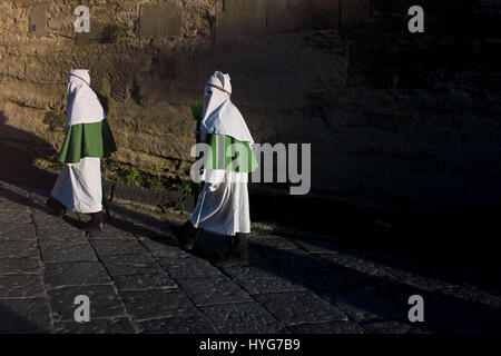 Enna, Sicilia, Italia - 25 Marzo 2016: - religiosi Parade, nella città di Enna, la Sicilia per la Santa Pasqua che dura per tutto il pomeriggio e la sera. Foto Stock