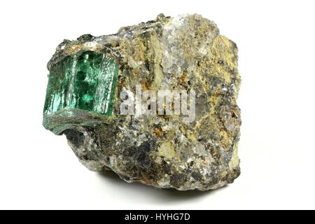 Emerald incastonato nella roccia trovata in Muzo/ Colombia Foto Stock