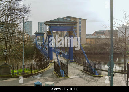 St Andrew la sospensione del ponte sul fiume Clyde, guardando a sud,Glasgow, Scotland, Regno Unito Foto Stock
