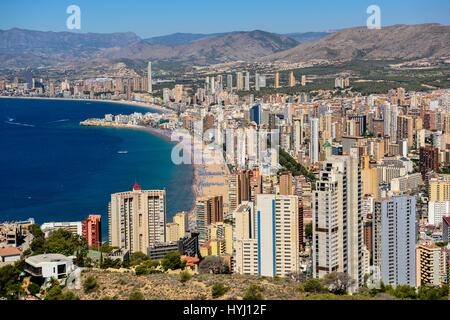 Vista dalla croce di Benidorm della città, Benidorm, Sierra Helada, Costa Blanca, Spagna Foto Stock