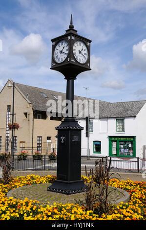 Orologio in Jubilee Gardens, Chatteris, Cambridgeshire Foto Stock