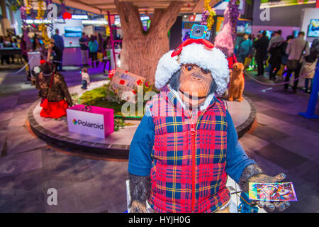 LAS VEGAS - Jan 08 : La Polaroid stand al CES show tenutosi a Las Vegas il gennaio 08 2017 , il CES è il leader mondiale nel settore del consumatore-electronics Show. Foto Stock