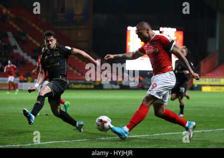 Charlton Athletic's Josh Magennis in azione durante il Cielo lega Bet One corrispondono a valle, Londra. Foto Stock