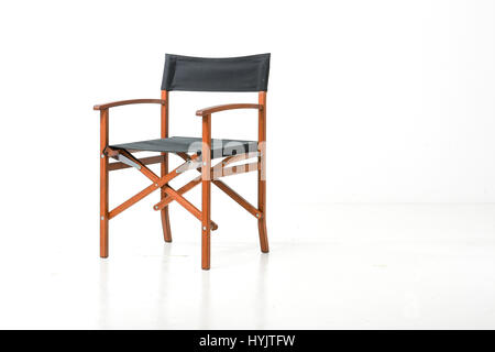 Nero Poltrona regista isolato su sfondo bianco. Foto Stock