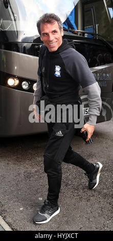 Birmingham City manager Gianfranco ZOLA arriva prima del gioco Foto Stock