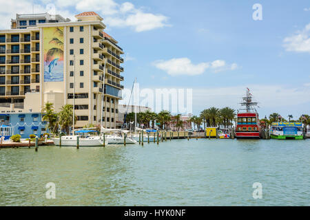 Imbarcazioni commerciali ancorata al Clearwater Beach, Florida, Marina, includono escursioni turistiche guidate, pesca, delfini, wildlife tours Foto Stock