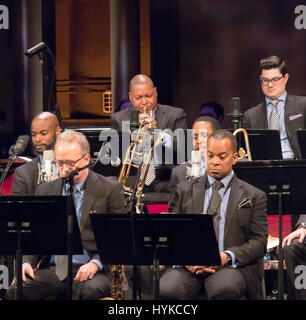 Jazz di '50s: traboccante di stile, concerto jazz presso il Lincoln Center orchestra, Wynton Marsalis, leader dell'orchestra, suonare la tromba Foto Stock