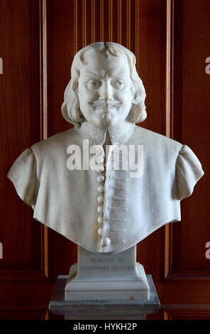 Londra, Inghilterra, Regno Unito. Chiesa di St Giles senza Cripplegate, il Barbican. Busto di John Bunyan (1628 - 1688), scrittore inglese e Puritan predicatore; aut Foto Stock