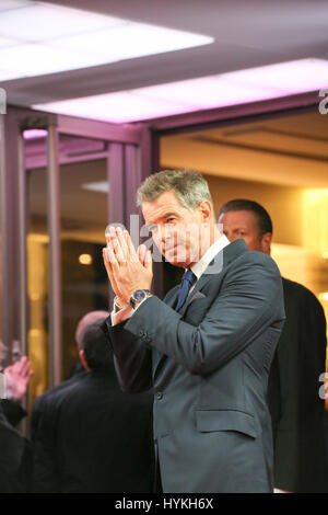 Berlino, Germania, Febbraio 10th, 2014: Pierce Brosnan assiste alla Berlinale Film Festival. Foto Stock