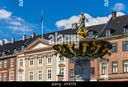 La Caritas di fontana sulla Gammeltorv a Copenhagen, Danimarca Foto Stock