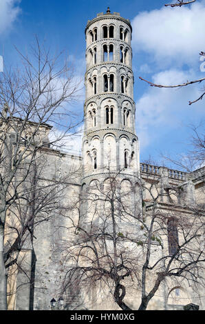 Tour fenestrelle, campanile di ex cattedrale romanica di Uzès, Francia meridionale Foto Stock