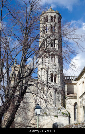 Tour fenestrelle, campanile di ex cattedrale romanica di Uzès, Francia meridionale Foto Stock