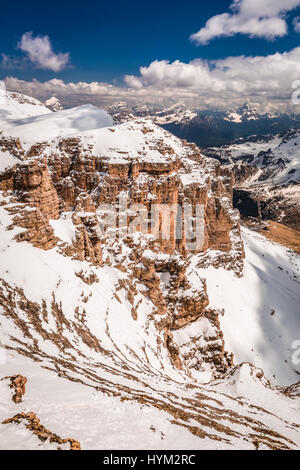 Magnifica vista dalla cima del Sass Pordoi, Dolomiti, Italia, Europa Foto Stock