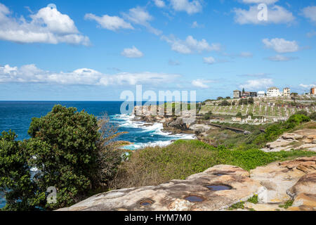 Bondi a Bronte passeggiata costiera percorso, raffigurata qui a Bronte e cimitero di Waverley,sydney,sobborghi orientali,l'Australia Foto Stock