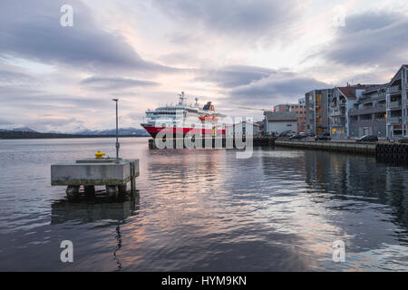 Hurtigruten nave MS Richard con (1993), ormeggiato a Molde, Norvegia Foto Stock