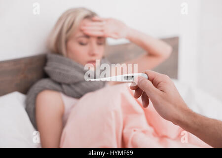 Malati giovane donna classica nozione Foto Stock
