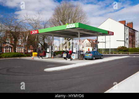 ASDA stazione di riempimento benzina Wolverhampton West Midlands England Regno Unito Foto Stock