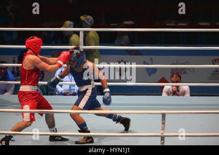 San Pietroburgo, Russia, Novembre 23, 2016 La Gioventù World Boxing campionato attacco uomini incontro di pugilato Foto Stock