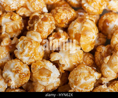 Caramello sfondo popcorn Foto Stock
