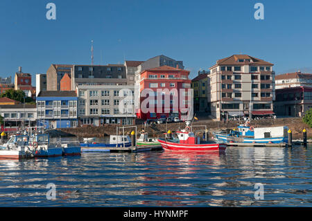 Paesaggio panoramico con il porto di pesca, Camarinas, La Coruna provincia, regione della Galizia, Spagna, Europa Foto Stock