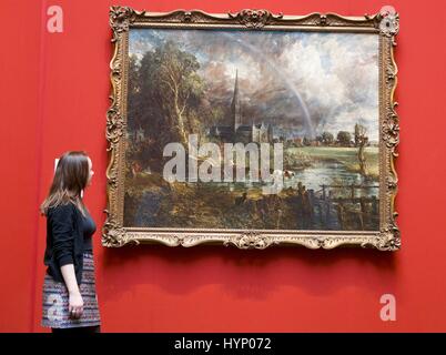 Edinburgh, Regno Unito. 6 apr, 2017. La Scottish National Gallery ospita una delle Arti Britanniche capolavori, Constable la Cattedrale di Salisbury dai prati (1831). Il display è parte di ambire, un programma di partenariato touring la pittura in tutto il Regno Unito. Credito: ricca di Dyson/Alamy Live News Foto Stock