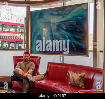 Dorchester Hotel di Londra, Regno Unito. 6 Aprile, 2017. Arte fotografo Jin-Woo Prensena lancia il suo primo Regno Unito mostra d'arte intitolato Elementi a Dorchester della collezione di arte contemporanea hotel, 45 Park Lane a Londra. Jin-Woo Prensena è specializzata nella stampa in grande e la fotografia aerea e la mostra presenta 29 stampe, la maggior parte mai mostrato al pubblico prima. Credito: Malcolm Park editoriale/Alamy Live News. Foto Stock