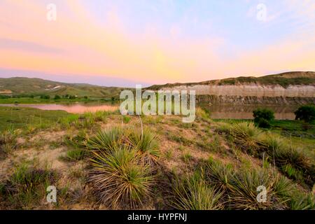 Tramonto su scogliere bianche, Fiume Missouri Breaks monumento nazionale, Montana, USA Foto Stock