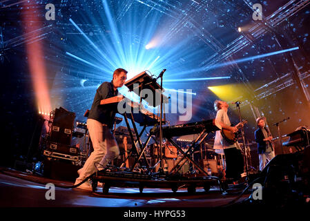 Barcellona - Jun 19: Hot Chip (electronic music band) live performance al Sonar Festival il 19 giugno 2015 a Barcellona, Spagna. Foto Stock