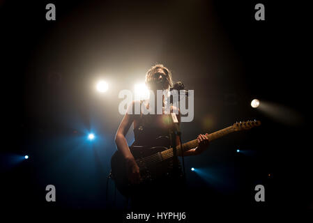 Barcellona - Feb 6: Wolf Alice (banda) in concerto presso il Razzmatazz tappa il 6 febbraio 2016 a Barcellona, Spagna. Foto Stock