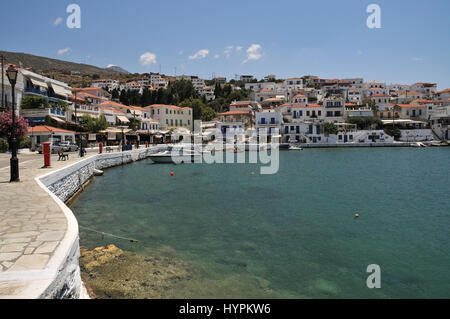 Batsi, Andros isola.Cyclades Grecia. Foto Stock