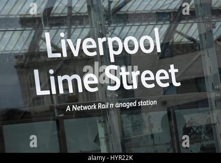 Stazione Ferroviaria di Liverpool Lime Street, Liverpool, Regno Unito Foto Stock