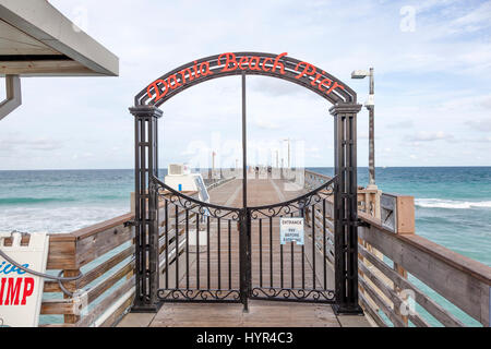 Hollywood Beach, FL, Stati Uniti d'America - 13 Marzo 2017: Dania Beach Molo Pesca in Hollywood Beach, Florida, Stati Uniti Foto Stock