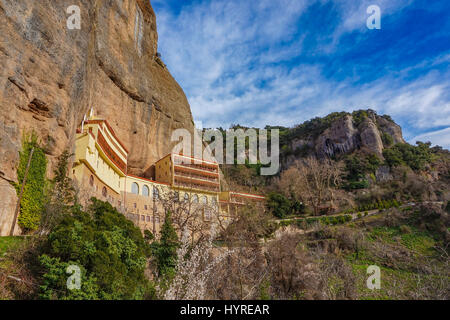 Il Santo Monastero di Mega Spileo è posto 10km dalla città di Kalavryta. Essa è la più antica in Grecia e uno dei più impressionanti. Foto Stock