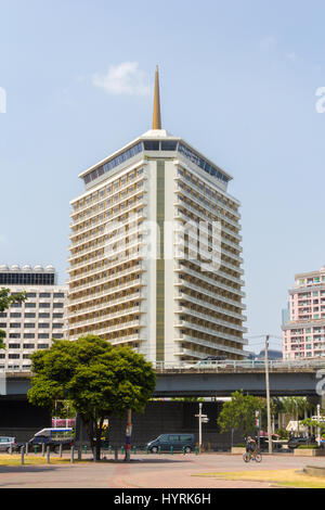 Il Dusit Thani hotel sull'angolo di Rama IV Road e SIlom road a Bangkok, in Thailandia Foto Stock