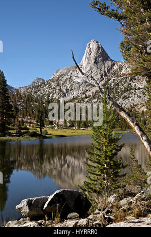 CA03192-00...CALIFORNIA - Cupola fin dal lago Arrowhead in Kings Canyon National Park. Foto Stock