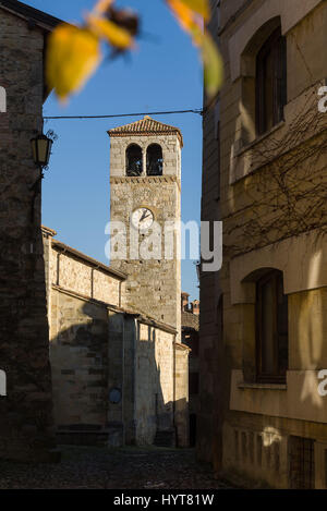 Il borgo medievale di Vigoleno, situato in Emilia Romagna Foto Stock