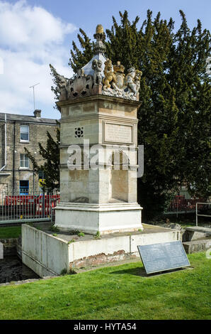 Monumento a Thomas Hobson che ha costruito un corso d'acqua per portare acqua pulita a Cambridge nel 1610-1614. Il monumento era originariamente in Cambridge Market Sq. Foto Stock