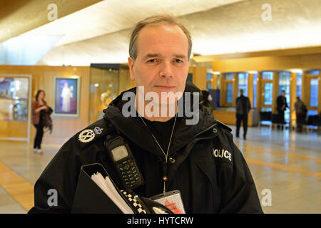 Immagine del file: Sir Stephen House, Chief Constable della polizia in Scozia, che è di stare giù precoce nella scia di un numero le polemiche sulla polizia, raffigurato nel Parlamento scozzese Foto Stock