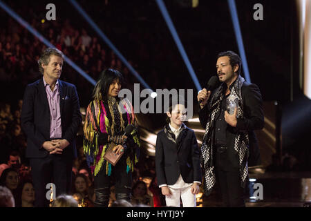 Leonard Cohen figlio di Adamo e nipote Cassio accettare l'Album del premio di anno in suo onore a 2017 premi di Juno. Foto Stock