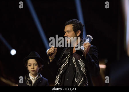 Leonard Cohen figlio di Adamo e nipote Cassio accettare l'Album del premio di anno in suo onore a 2017 premi di Juno. Foto Stock