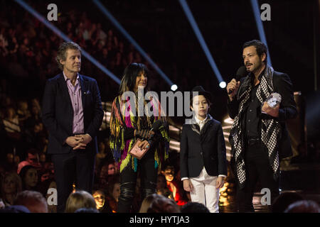 Leonard Cohen figlio di Adamo e nipote Cassio accettare l'Album del premio di anno in suo onore a 2017 premi di Juno. Foto Stock