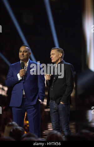 Il comico Russel Peters e musicista Bryan Adams, co-hosting i 2017 premi di Juno. Foto Stock